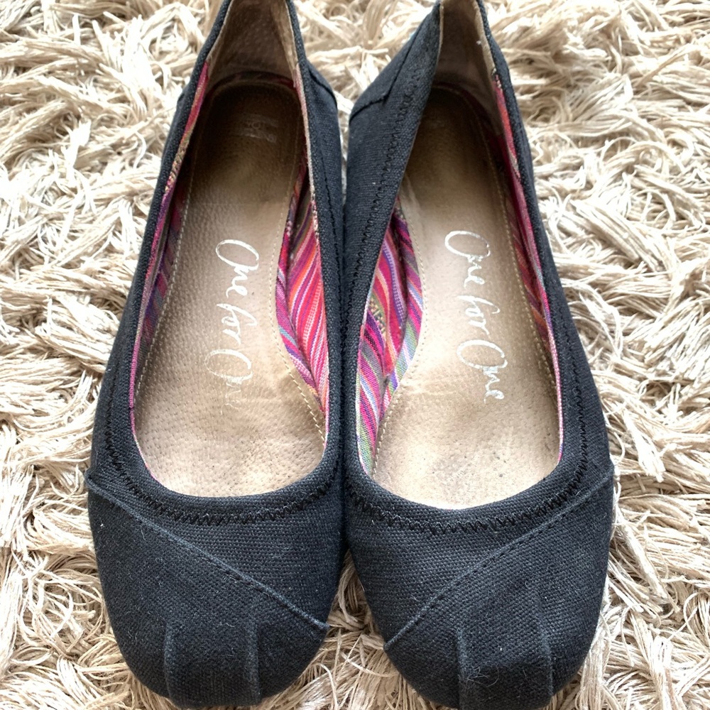 One for One Tom’s Flats Size 10